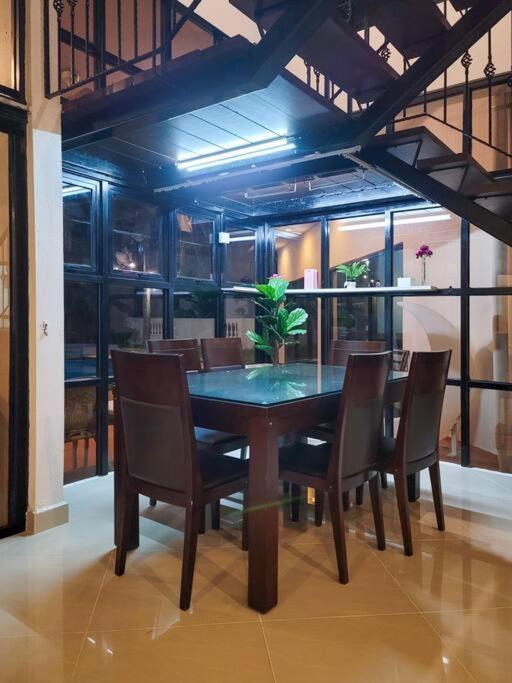 Titiwangsa9 Bungalow Pool * Kuala Lumpur