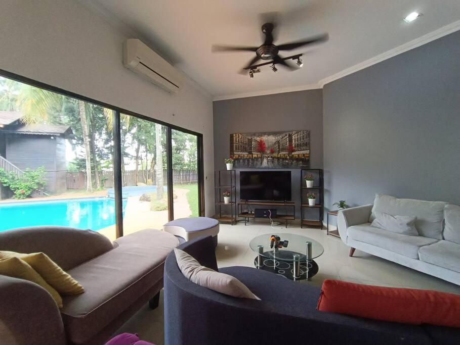 Titiwangsa9 Bungalow Pool Kuala Lumpur