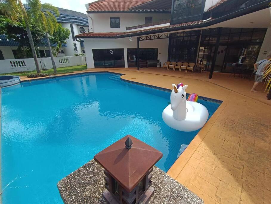 Titiwangsa9 Bungalow Pool *